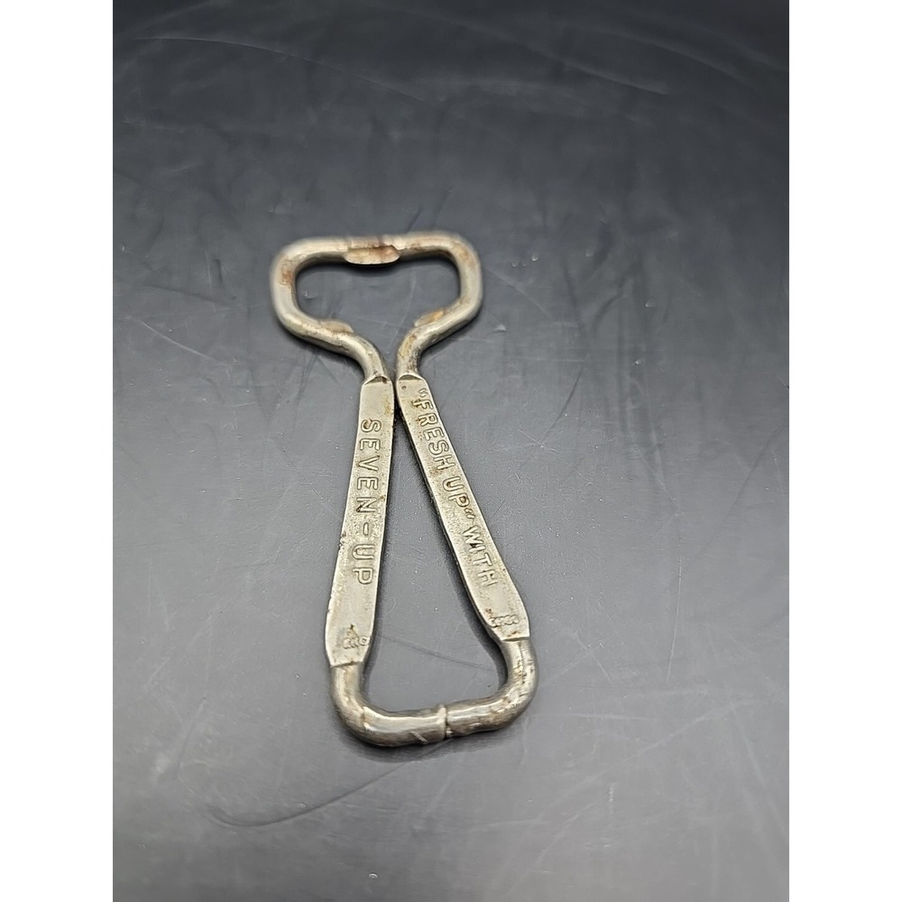 VINTAGE 1960's "7 UP" "SEVEN UP" POP BOTTLE OPENER - Great Condition Shiny!